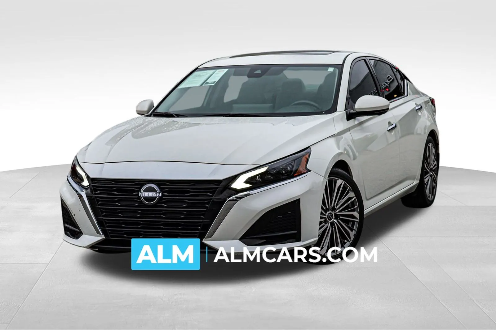 White 2023 Nissan Altima 2.5 SL for sale in Newnan, GA