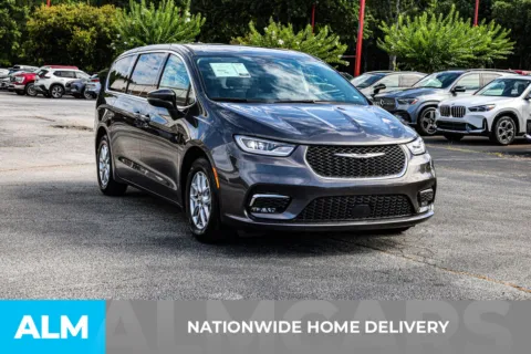 More photos of 2023 Chrysler Pacifica Touring L at ALM Nissan Newnan, GA