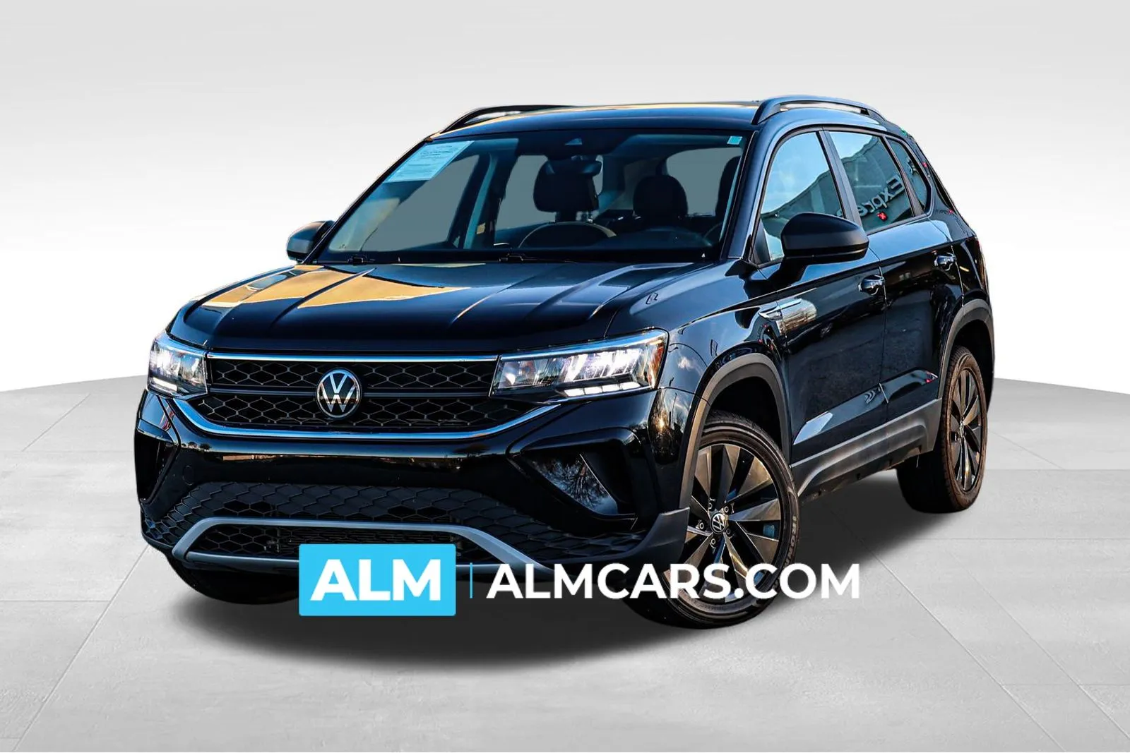 2024 Volkswagen Taos S's photo