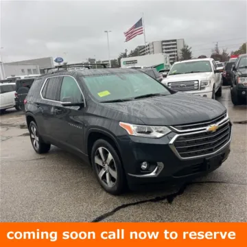 Gray 2020 Chevrolet Traverse 3LT for sale in Gurnee, IL