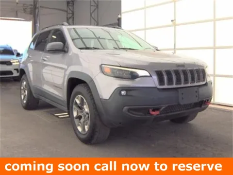 Silver 2019 Jeep Cherokee Trailhawk for sale in Gurnee, IL