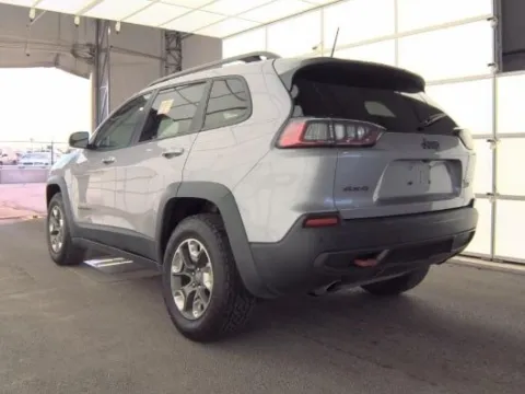 Photos of 2019 Jeep Cherokee Trailhawk for sale in Gurnee, IL at CarWise Gurnee