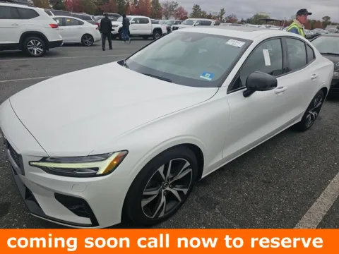 White 2019 Volvo S60 T6 R-Design for sale in Gurnee, IL