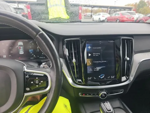 More photos of 2019 Volvo S60 T6 R-Design at CarWise Gurnee, IL