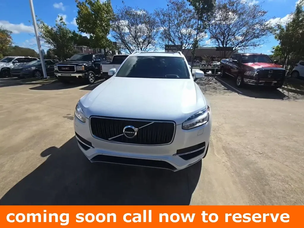 2017 Volvo XC90 T6 Momentum