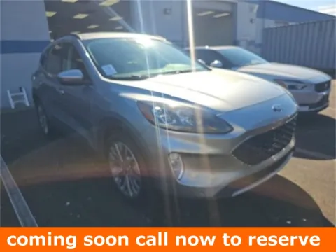 Silver 2022 Ford Escape Hybrid Titanium for sale in Gurnee, IL