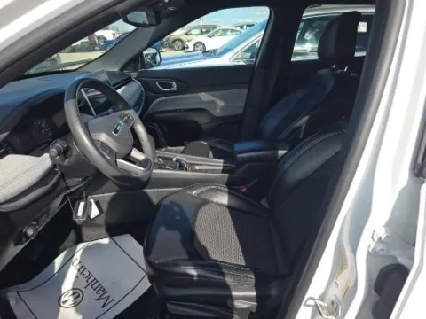 Another view of 2023 Jeep Compass Latitude for sale in Gurnee, IL at CarWise Gurnee