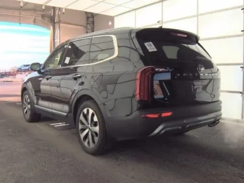 Photos of 2021 Kia Telluride S for sale in Gurnee, IL at CarWise Gurnee