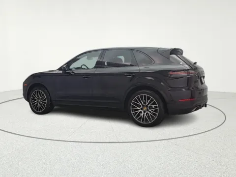 More photos of 2021 Porsche Cayenne at CarWise Gurnee, IL