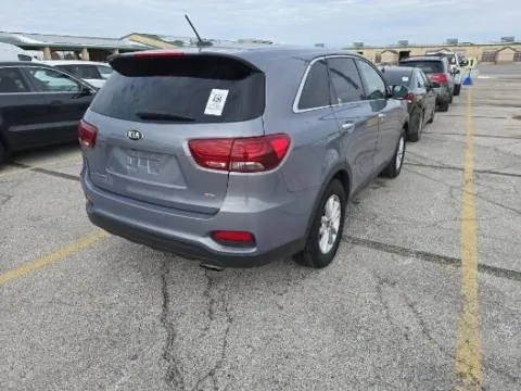 Photos of 2020 Kia Sorento LX for sale in Gurnee, IL at CarWise Gurnee