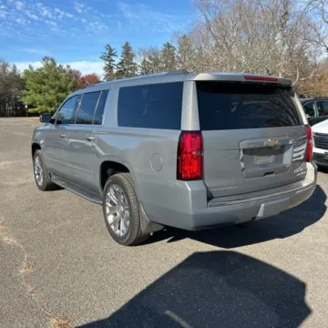 Photos of 2019 Chevrolet Suburban Premier for sale in Gurnee, IL at CarWise Gurnee