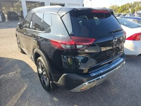 Photos of 2022 Nissan Rogue Platinum for sale in Gurnee, IL at CarWise Gurnee