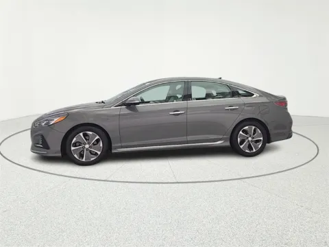 More photos of 2019 Hyundai Sonata Hybrid Limited at CarWise Gurnee, IL