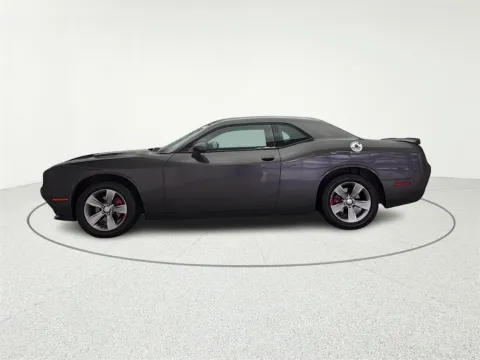 More photos of 2019 Dodge Challenger SXT at CarWise Gurnee, IL