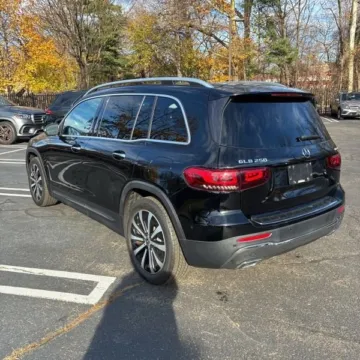 Photos of 2020 Mercedes-Benz GLB 250 for sale in Gurnee, IL at CarWise Gurnee