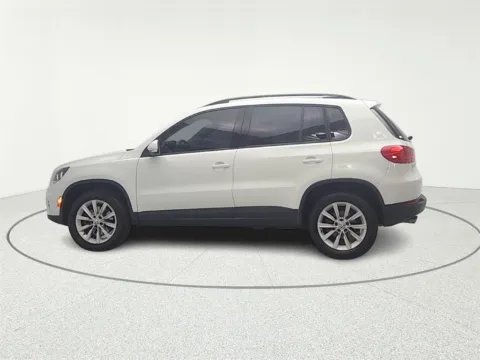More photos of 2017 Volkswagen Tiguan Limited 2.0T at CarWise Gurnee, IL