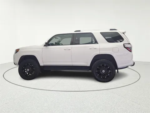 More photos of 2014 Toyota 4Runner Limited at CarWise Gurnee, IL