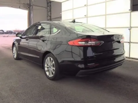 Photos of 2020 Ford Fusion Hybrid SE for sale in Gurnee, IL at CarWise Gurnee