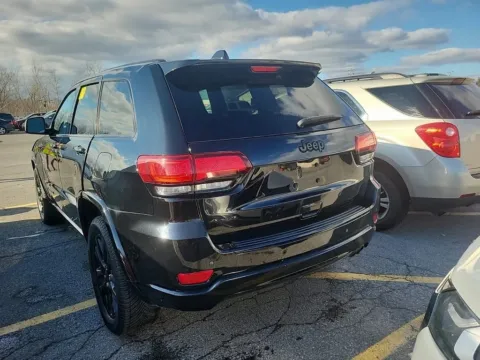 Photos of 2018 Jeep Grand Cherokee Altitude for sale in Gurnee, IL at CarWise Gurnee