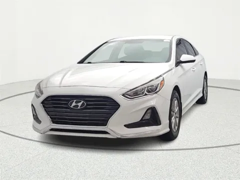 Photos of 2019 Hyundai Sonata SE for sale in Gurnee, IL at CarWise Gurnee