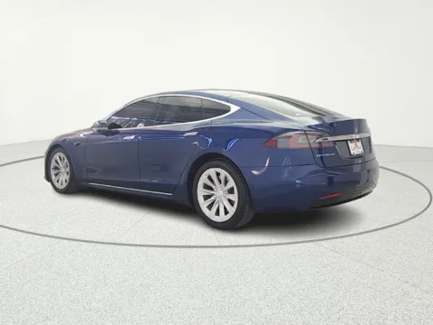 More photos of 2017 Tesla Model S 75D at CarWise Gurnee, IL