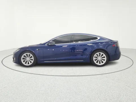 More photos of 2017 Tesla Model S 75D at CarWise Gurnee, IL