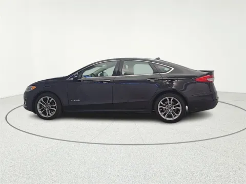 More photos of 2019 Ford Fusion Hybrid Titanium at CarWise Gurnee, IL
