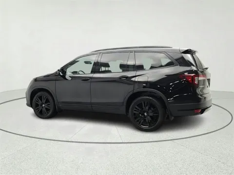 More photos of 2021 Honda Pilot Elite at CarWise Gurnee, IL