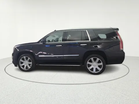 More photos of 2019 Cadillac Escalade Luxury at CarWise Gurnee, IL