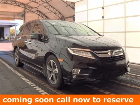Black 2018 Honda Odyssey Touring for sale in Gurnee, IL
