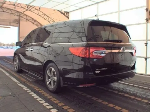 Photos of 2018 Honda Odyssey Touring for sale in Gurnee, IL at CarWise Gurnee