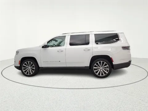 More photos of 2022 Jeep Grand Wagoneer Series II at CarWise Gurnee, IL