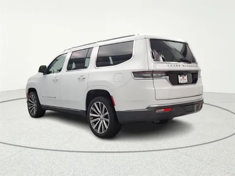 More photos of 2022 Jeep Grand Wagoneer Series II at CarWise Gurnee, IL