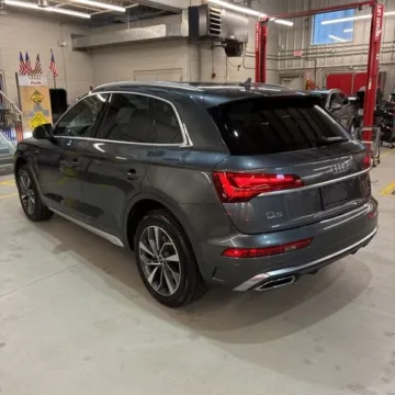Photos of 2022 Audi Q5 45 S line Premium for sale in Gurnee, IL at CarWise Gurnee