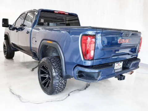 More photos of 2022 GMC Sierra 2500HD AT4 at CarWise Gurnee, IL