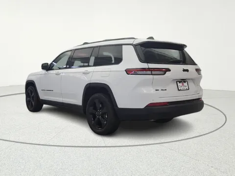More photos of 2021 Jeep Grand Cherokee L Altitude at CarWise Gurnee, IL