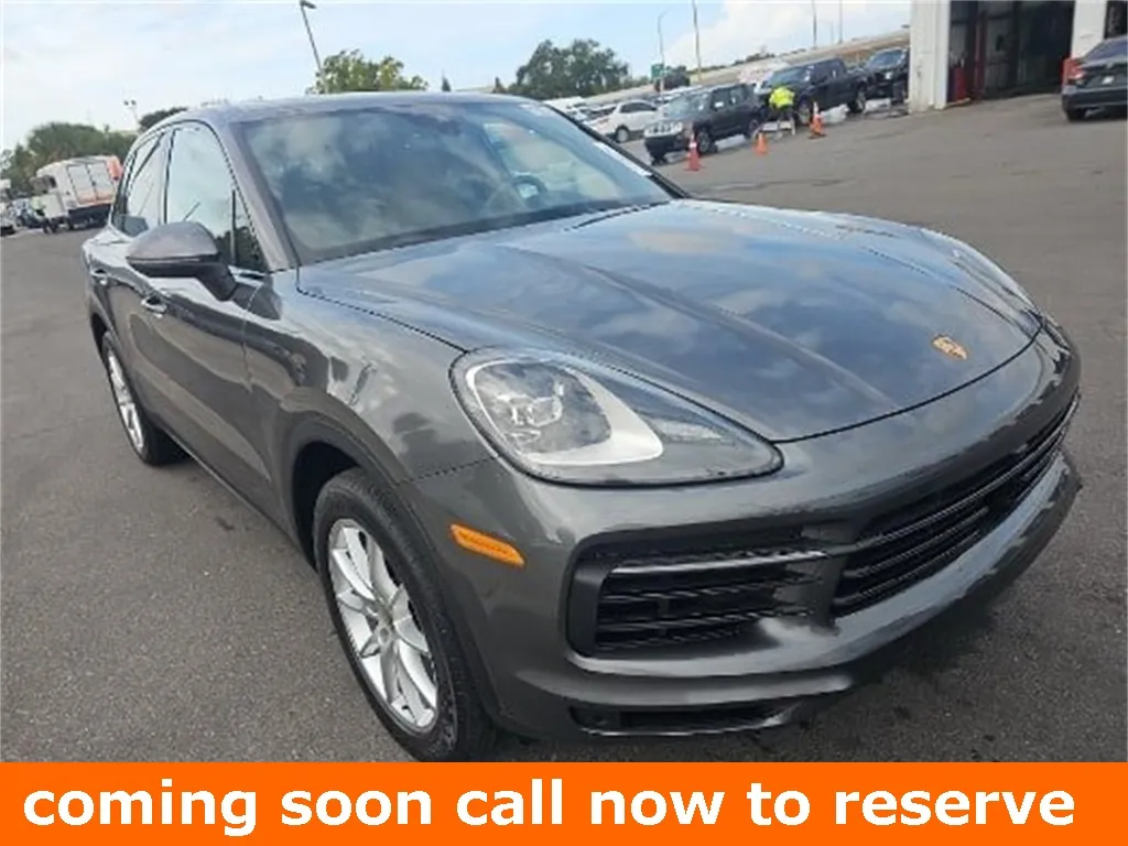2021 Porsche Cayenne Base's photo