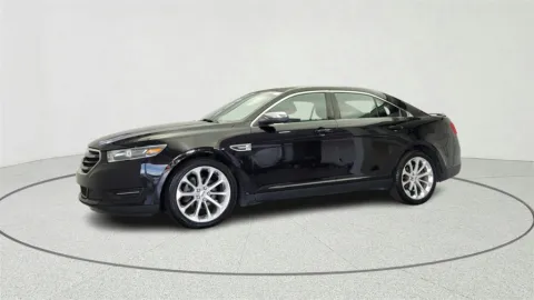 More photos of 2019 Ford Taurus Limited at CarWise Gurnee, IL