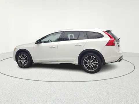 More photos of 2016 Volvo V60 Cross Country T5 at CarWise Gurnee, IL