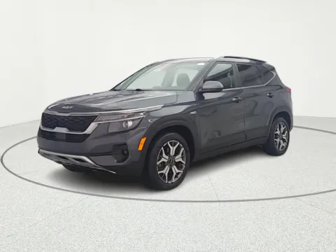 Another view of 2023 Kia Seltos EX for sale in Gurnee, IL at CarWise Gurnee