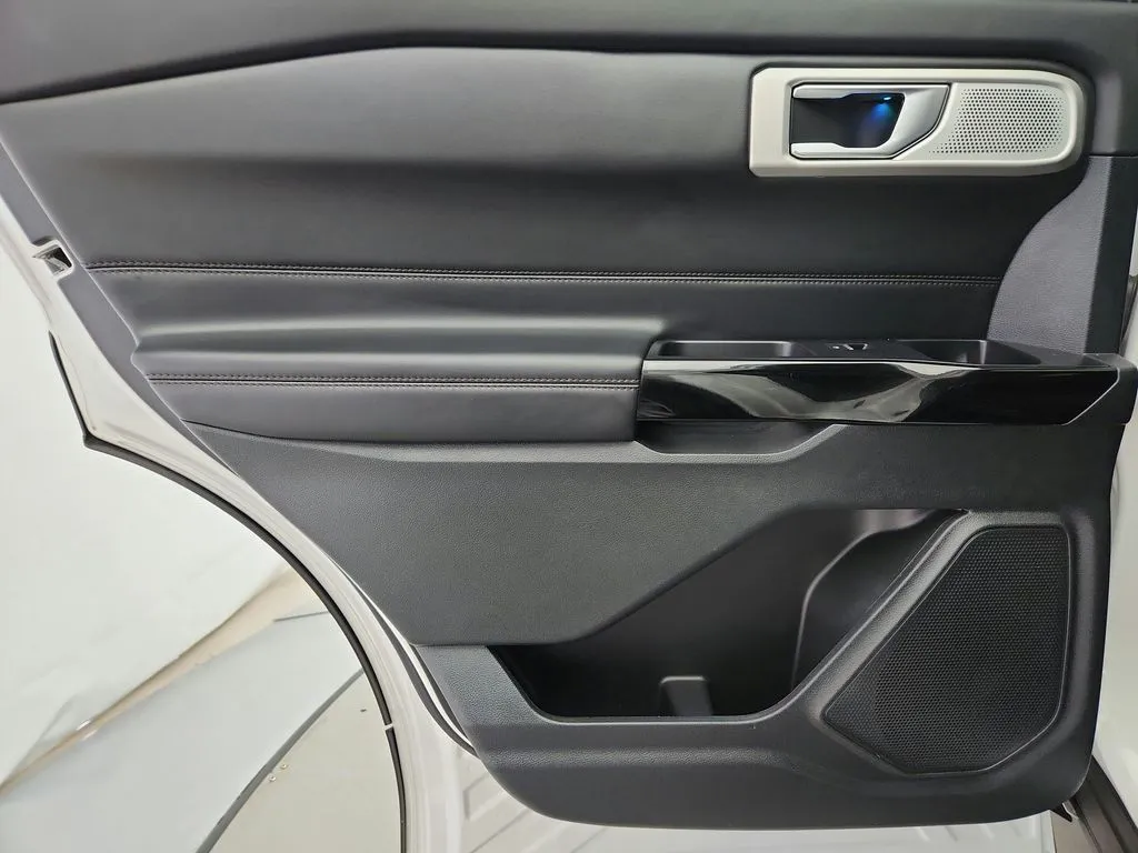 2022 Ford Explorer Platinum - Photo 25