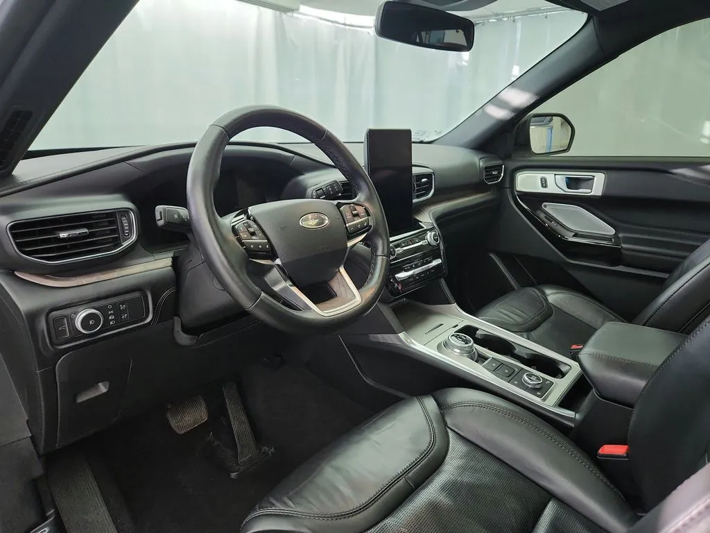 2022 Ford Explorer Platinum - Photo 10