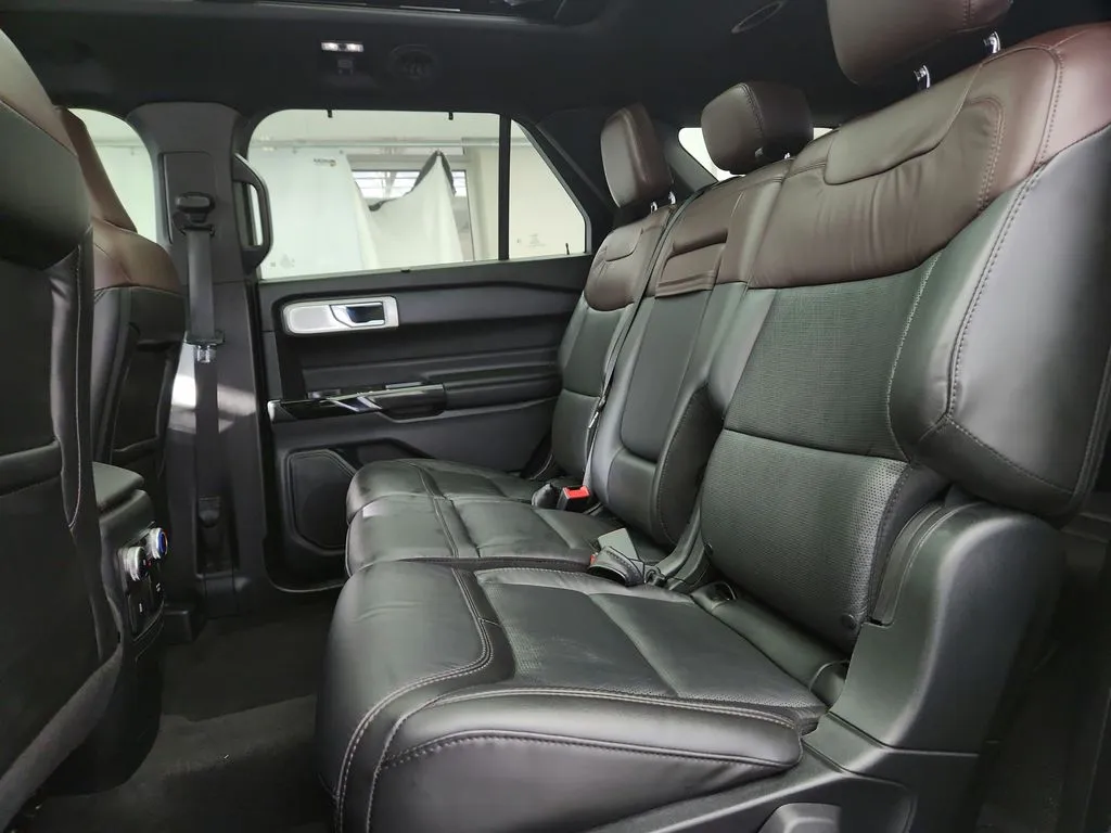 2022 Ford Explorer Platinum - Photo 23
