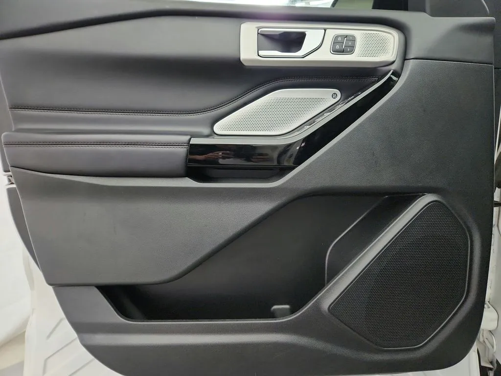2022 Ford Explorer Platinum - Photo 22