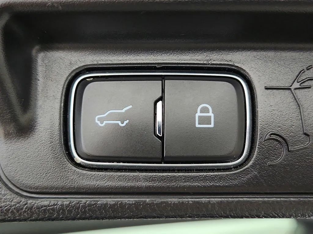 2022 Ford Explorer Platinum - Photo 32