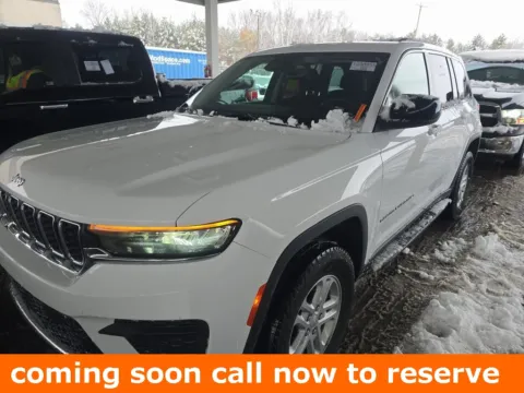 White 2023 Jeep Grand Cherokee Laredo for sale in Gurnee, IL