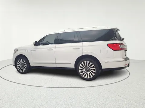 More photos of 2021 Lincoln Navigator Reserve at CarWise Gurnee, IL