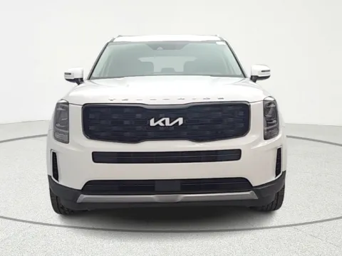 Photos of 2020 Kia Telluride EX for sale in Gurnee, IL at CarWise Gurnee