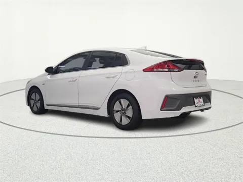 More photos of 2020 Hyundai Ioniq Hybrid SE at CarWise Gurnee, IL