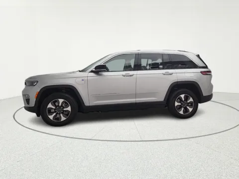 More photos of 2023 Jeep Grand Cherokee 4xe at CarWise Gurnee, IL